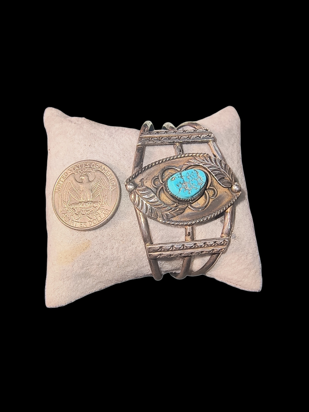 Vintage Southwest Navajo Style Sterling Silver Turquoise Cuff Bracelet - Picture 4 of 10